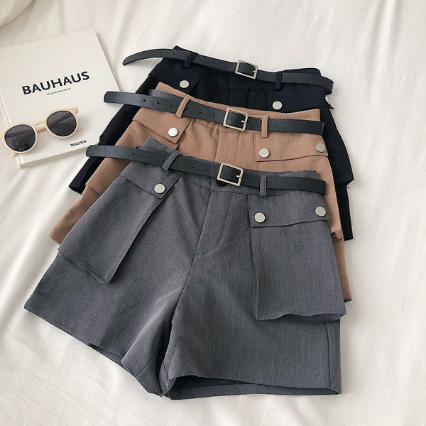 Sieviešu šorti ar jostu un kabatām