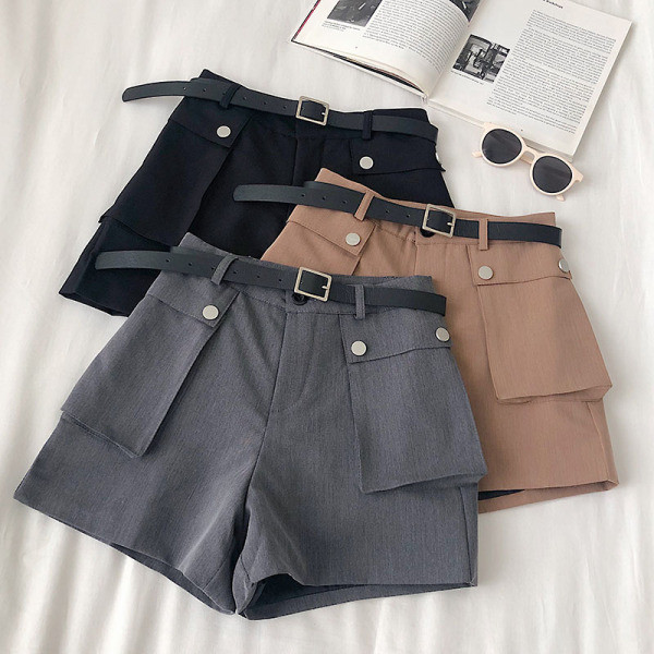 Sieviešu šorti ar jostu un kabatām