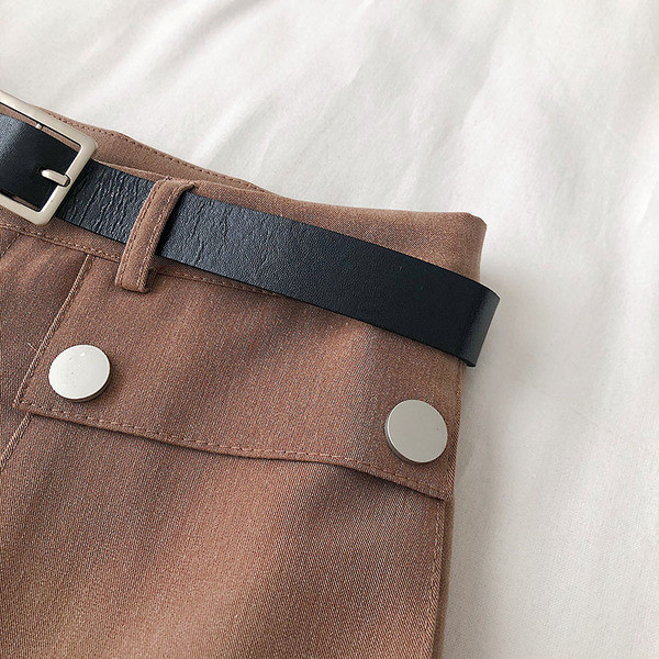 Sieviešu šorti ar jostu un kabatām