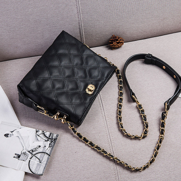 Moodne õlasangaga ökonahast naistekott