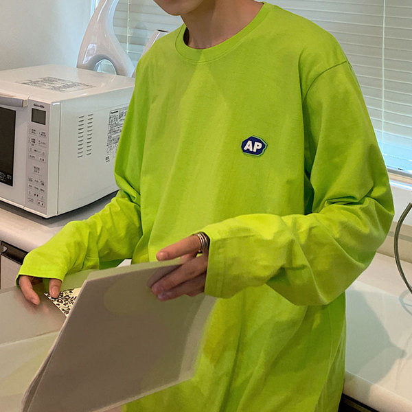 Καθημερινή μπλούζα με μακριά μανίκια και οβάλ ντεκολτέ