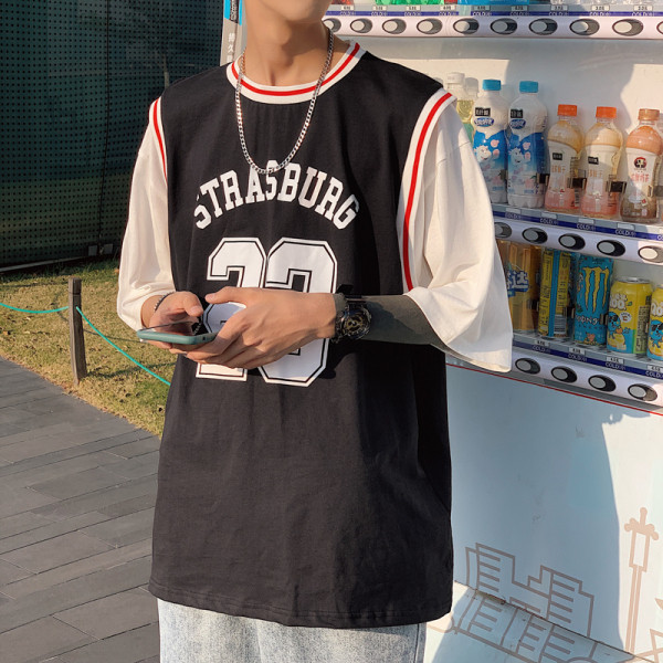 Vīriešu t-krekls - plats modelis ar uzrakstu un īsām piedurknēm