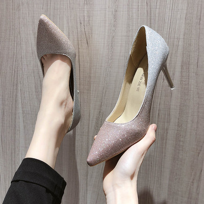 Γυναικλεία παπούτσια με ψηλά τακούνια με γυαλιστερά σωματίδια - μυτερό μοντέλο