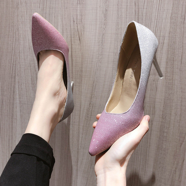 Γυναικλεία παπούτσια με ψηλά τακούνια με γυαλιστερά σωματίδια - μυτερό μοντέλο