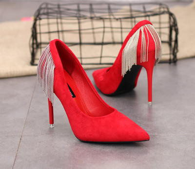 Modern női cipők új modellje 10 cm-es sarokkal, akasztós fém elemekkel