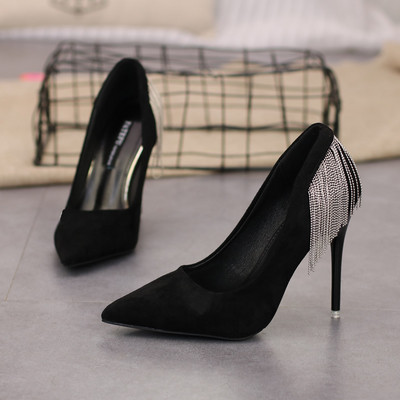 Modern női cipők új modellje 10 cm-es sarokkal, akasztós fém elemekkel