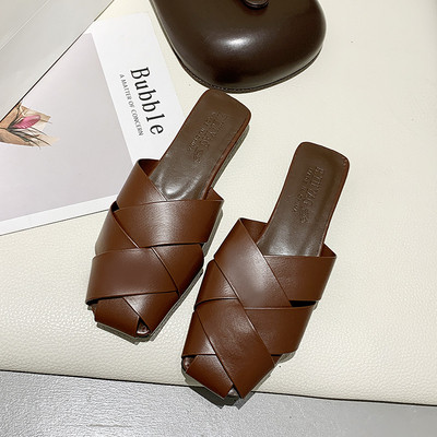 Νέο μοντέλο καθημερινές έκο δερμάτινες παντόφλες με επίπεδη σόλα