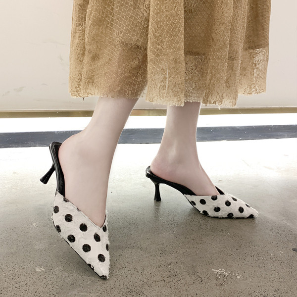 Női alkalmi papucs hegyes modell, alacsony sarokkal