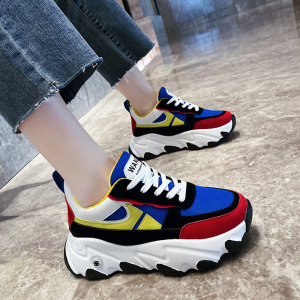 Νέο μοντέλο χρωματιστά γυναικεία παπούτσια με κορδόνια και ψηλή σόλα