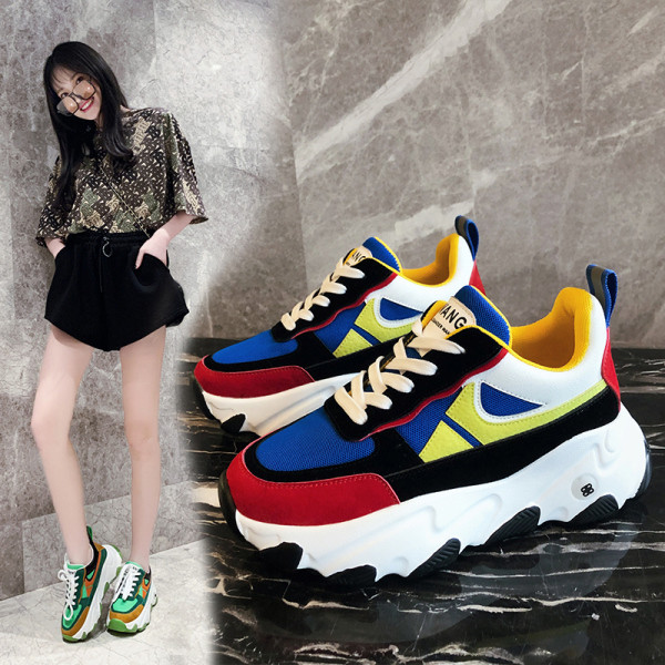 Νέο μοντέλο χρωματιστά γυναικεία παπούτσια με κορδόνια και ψηλή σόλα