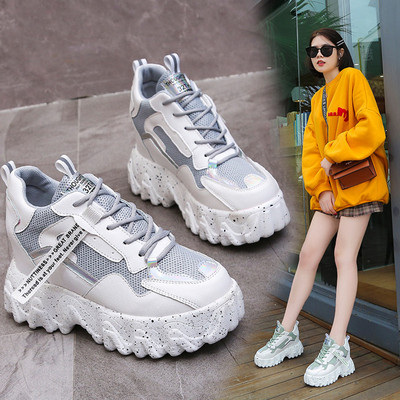 Γυναικεία μοντέρνα έκο δερμάτινα αθλητικά παπούτσια σε πλατφόρμα 5 εκ