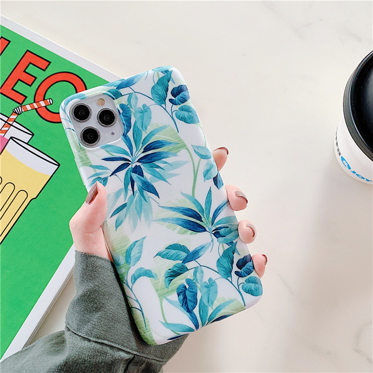 Silikona maciņš iPhone 11 Pro Max ar ziedu rakstu - trīs krāsas