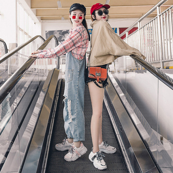 Sieviešu kedas ar raupju zoli piemērotas vasarai