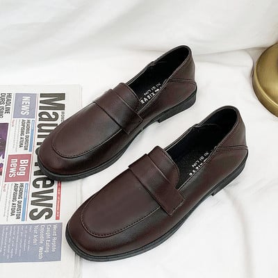 Καθημερινά γυναικεία παπούτσια σε μαύρο χρώμα με ίσια σόλα - δύο μοντέλα