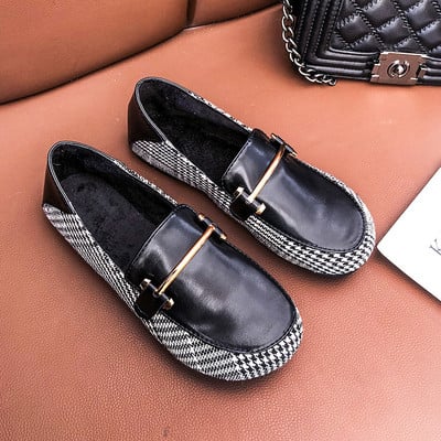 Καθημερινά γυναικεία παπούτσια με ίσια σόλα