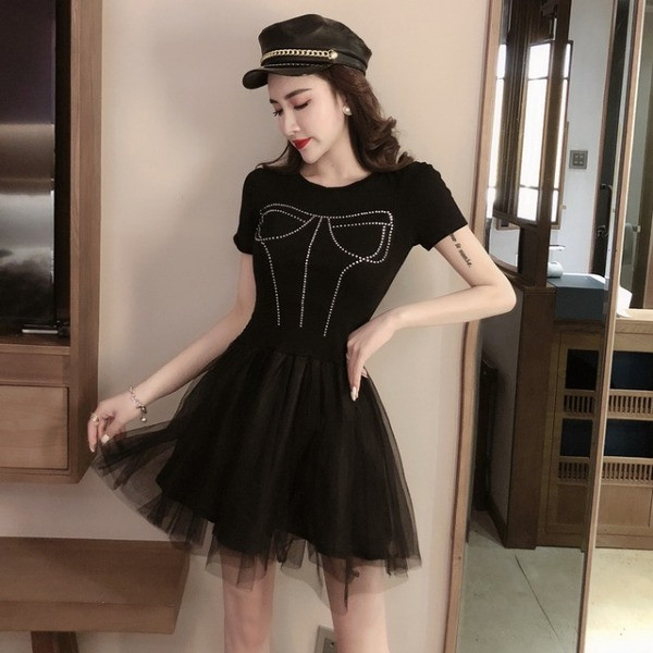 Must naiste kleit kivide ja tülliga