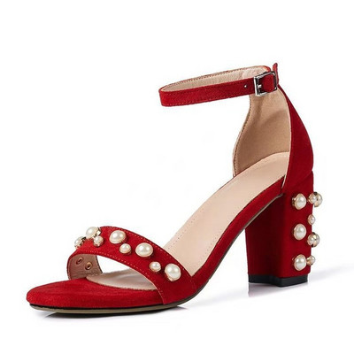 Γυναικεία σανδάλια σε οικολογικό βελούδο με χαμηλό τετράγωνο τακούνι  με πέρλες