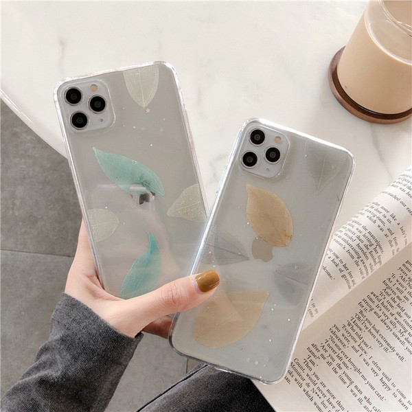 Átlátszó tok levelekkel és fényes részecskékkel iPhone 11 Pro Max készülékhez