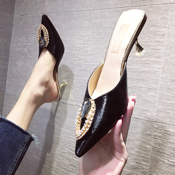 Uus mudel naiste sussid öko seemisnahast teravatipuline, dekoratiivkividega mudel