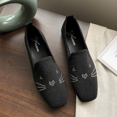 Ikdienas sieviešu pavasara apavi ar plakanu zoli