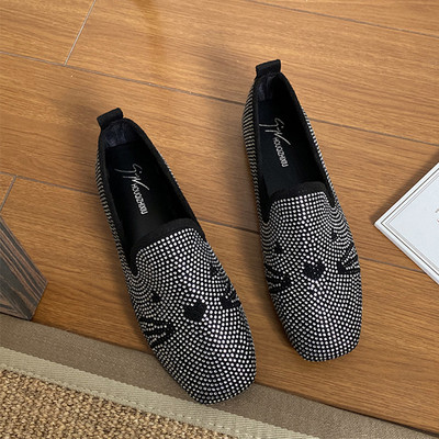 Ikdienas sieviešu pavasara apavi ar plakanu zoli