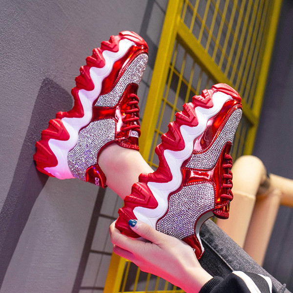 Νέο μοντέλο γυναικεία αθλητικά  παπούτσια με ψηλή πλατφόρμα και διακοσμητικές πέτρες