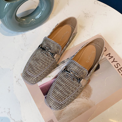 Laisvalaikio moteriški languoti batai su metaliniu elementu