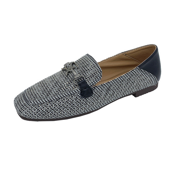 Laisvalaikio moteriški languoti batai su metaliniu elementu