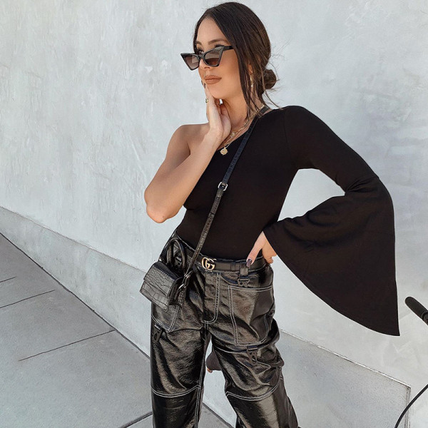 Jauna modeļa melns sieviešu bodijs ar vienu lotosa piedurkni