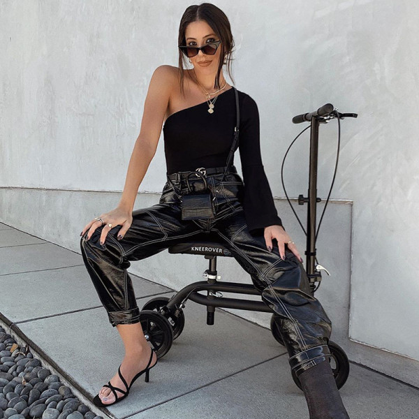 Jauna modeļa melns sieviešu bodijs ar vienu lotosa piedurkni