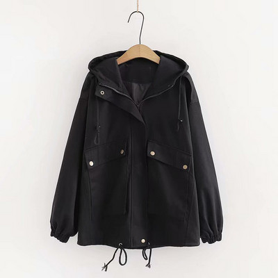 Sieviešu pavasara-rudens jakas plats modelis ar kapuci