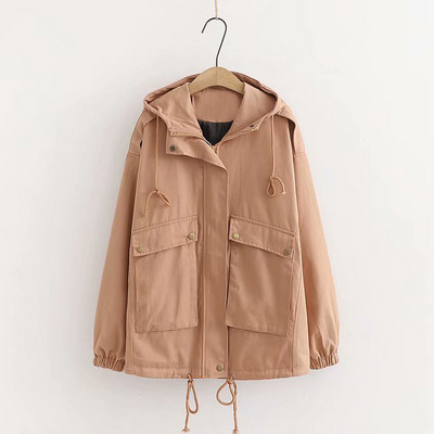 Sieviešu pavasara-rudens jakas plats modelis ar kapuci