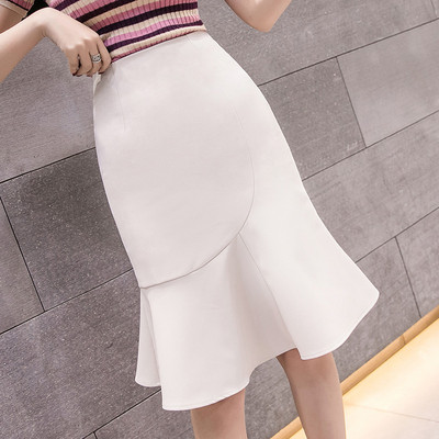 Rūtainu sieviešu svārku piegriezuma modelis ar augstu vidukli