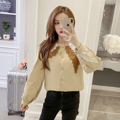 Stílusos női ing kerek nyakkivágással és csipkével