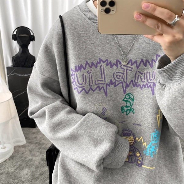 Plaša vīriešu blūze ar garām piedurknēm un aplikāciju