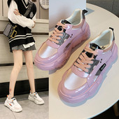 Modern női tornacipő magas lapos talppal