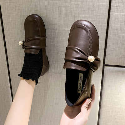 Γυναικείες ρετρό στυλ μοκασίνες με διακόσμηση πέρλες