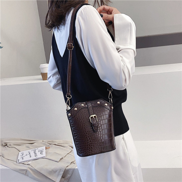 Stiilne kunstnahast pandlaga naistekott