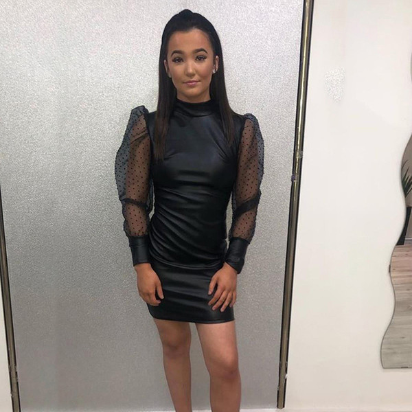 Ādas sieviešu kleitas modelis ar augstu apkakli un caurspīdīgām piedurknēm