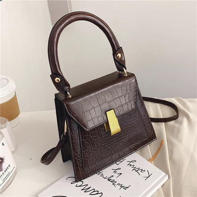 Ikdienas sieviešu soma ar rokturi un metāla aizdari