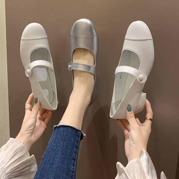 Καθημερινά γυναικεία παπούτσια με χοντρό τακούνι