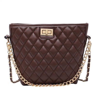 Μοντέρνη οικολογική δερμάτινη τσάντα με μεταλλική κοντή αλυσίδα