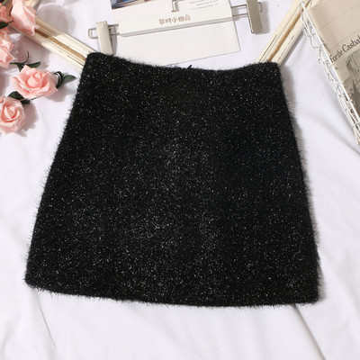 Pašreizējie sieviešu īsie svārki ar rāvējslēdzēju un augstu vidukli