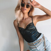 Sieviešu melns bodijs ar plānām lencēm un mežģīnēm