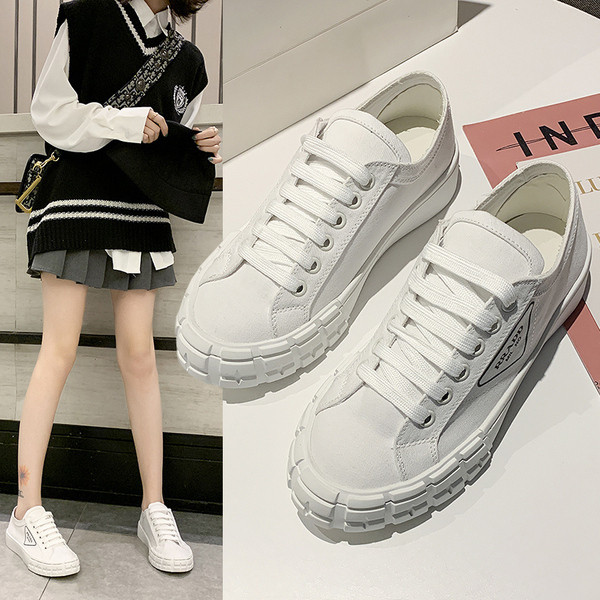 Λευκά γυναικεία αθλητικά παπούτσια με ψηλή πλατφόρμα