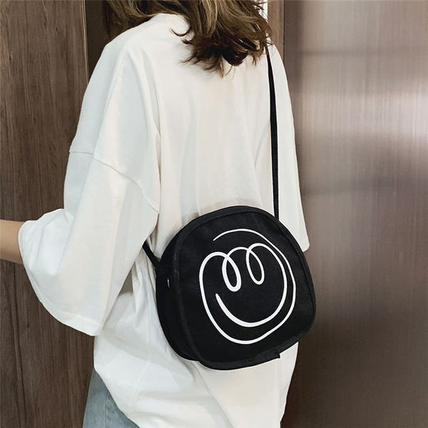 Ikdienas sieviešu trikotāžas soma ar garu rokturi apaļā formā