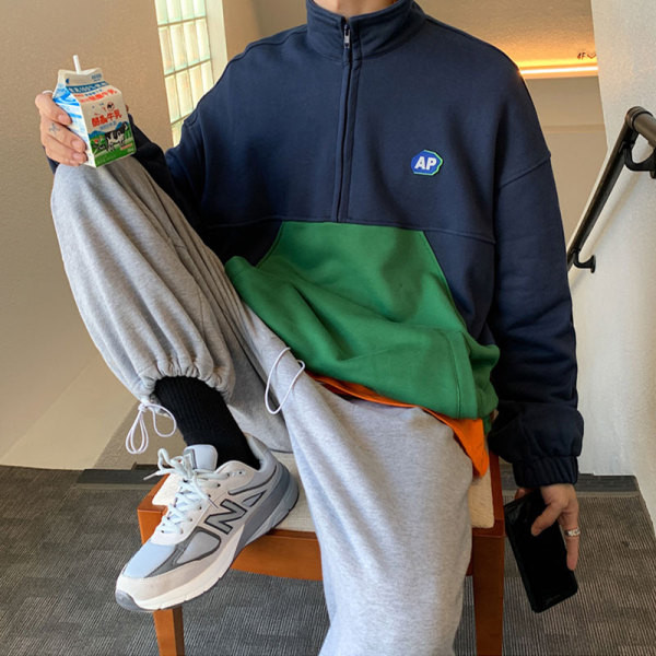 Ανδρικό φούτερμ με φερμουάρ με τσέπες 