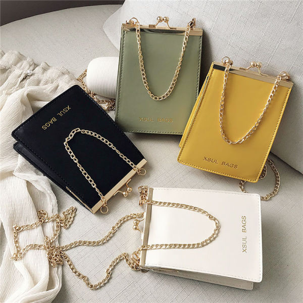 Γυναικεία μοντέρνα οικολογική δερμάτινη τσάντα με μεταλλική αλυσίδα