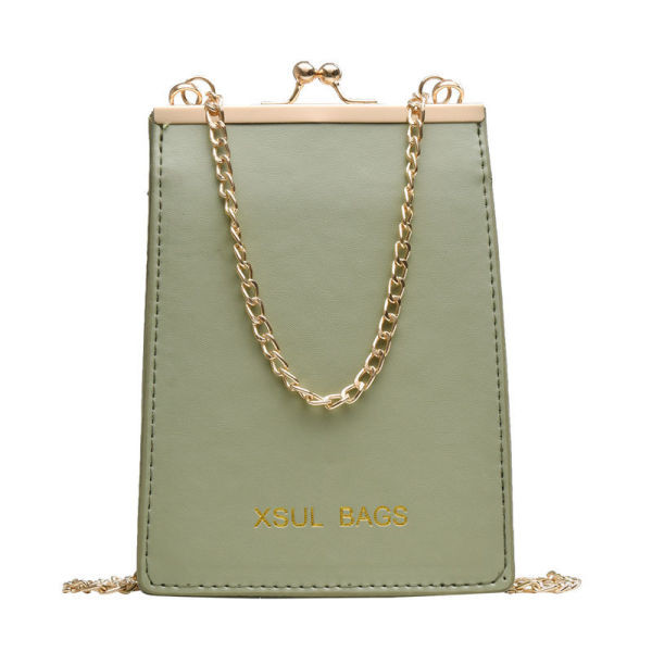 Γυναικεία μοντέρνα οικολογική δερμάτινη τσάντα με μεταλλική αλυσίδα