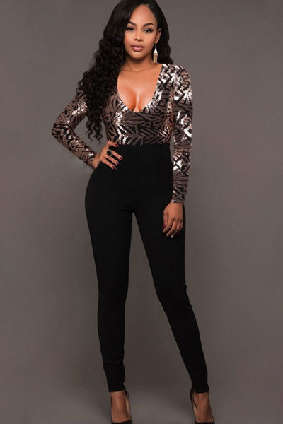 Stílusos női overall ovális nyakkivágással és flitterekkel, fekete színben